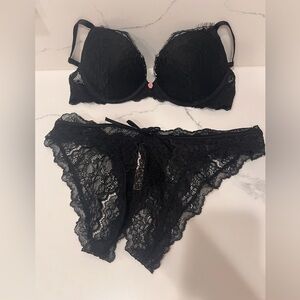 New Victoria’s Secret Black Lace Bra & Panty Set